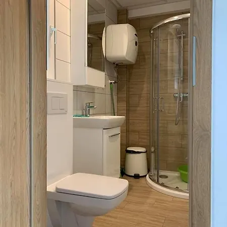 Ow Jaroszowiec Camping *