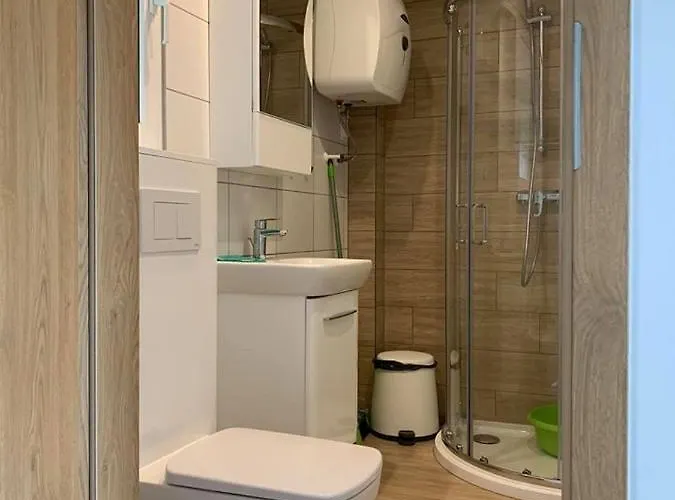 Ow Jaroszowiec Camping *